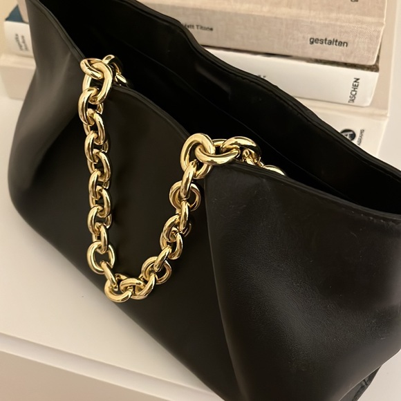 Brand new & Other Stories black purse with gold chain - Picture 4 of 6